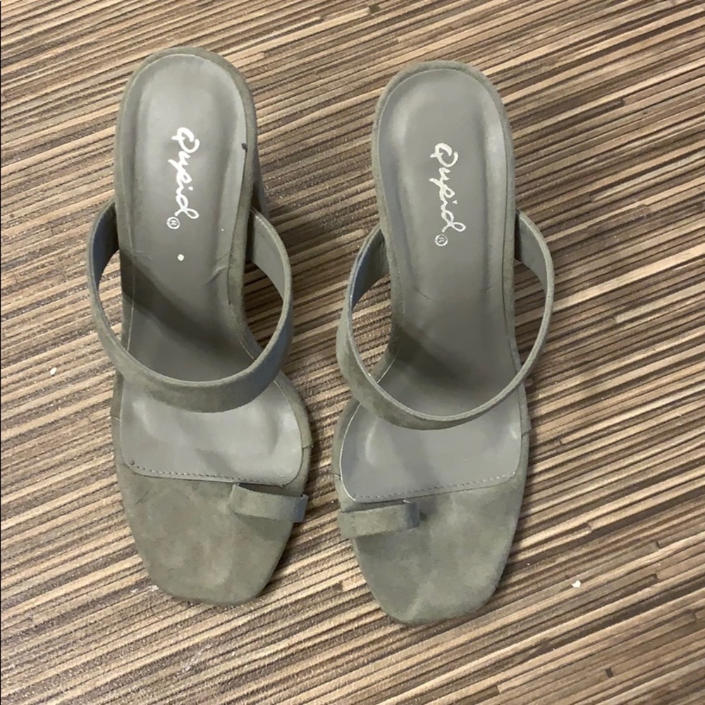 ❌❌ NOT FOR SALE❌❌ Grey velvet sandals